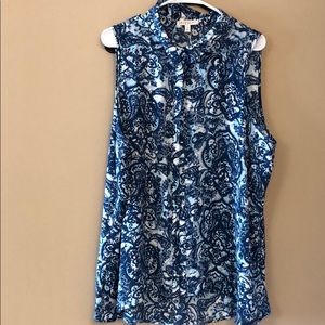 Sleeveless button down swing top